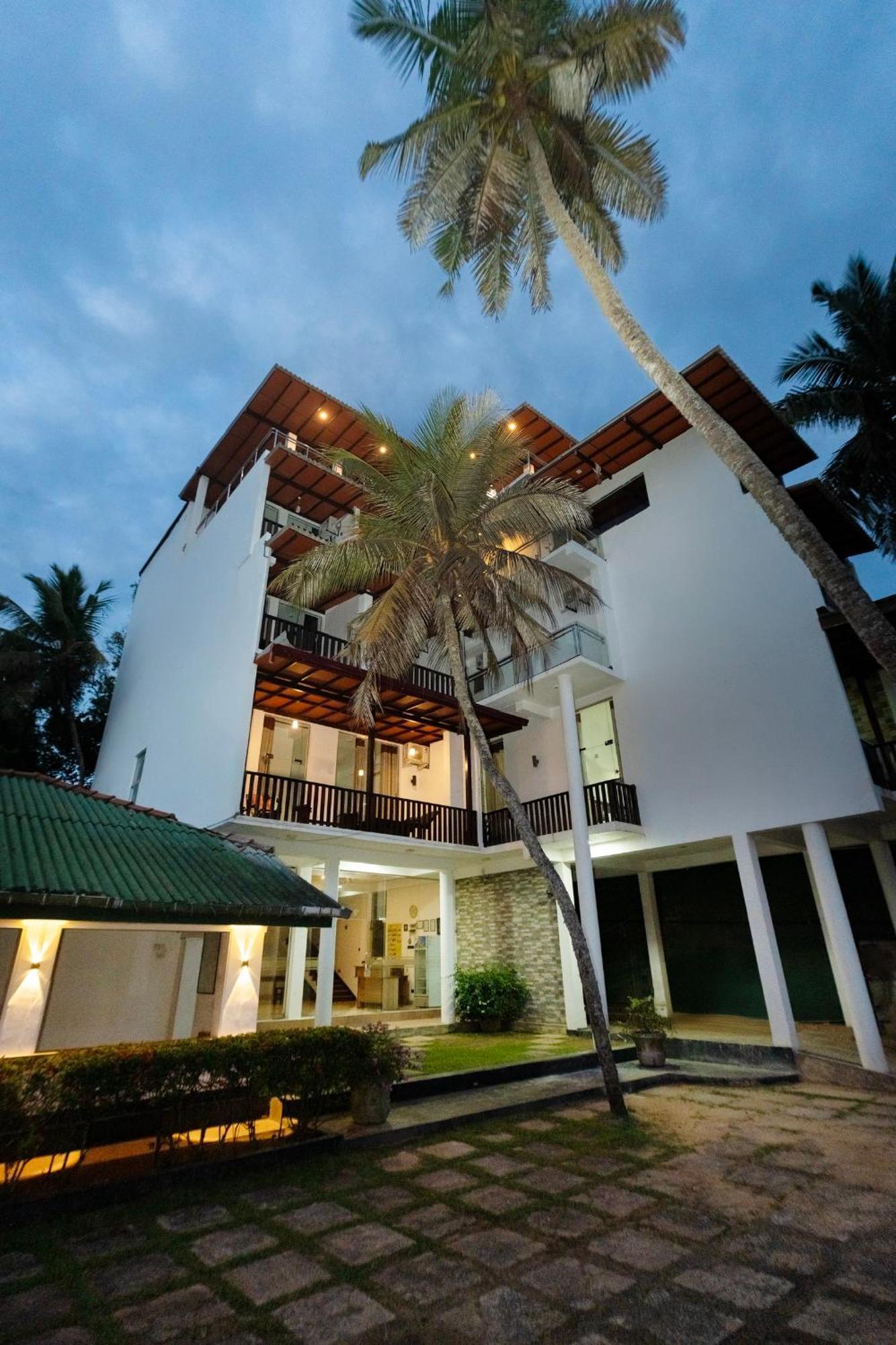 Sea View Tourist Inn Tangalle Bagian luar foto