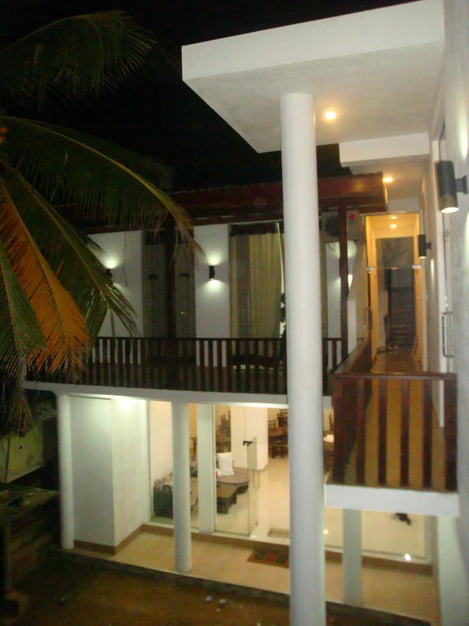 Sea View Tourist Inn Tangalle Bagian luar foto